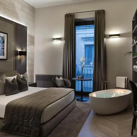 Mine & Yours Affittacamere 2*