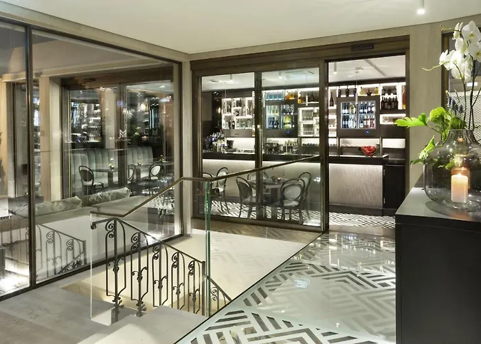 בית הארחה Mine & Yours 2*